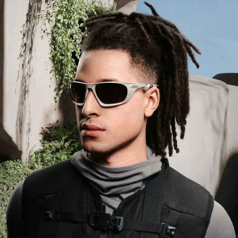 Sobre nós 1 Oculos Oakley Lateralis Bege Defato Sneakers 1XnResultado